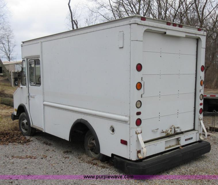 image for item AV9997 1988 Chevrolet delivery truck