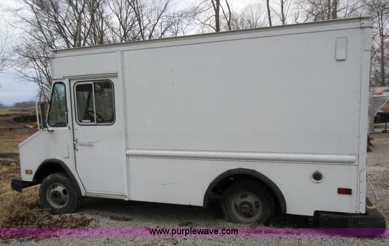 image for item AV9997 1988 Chevrolet delivery truck