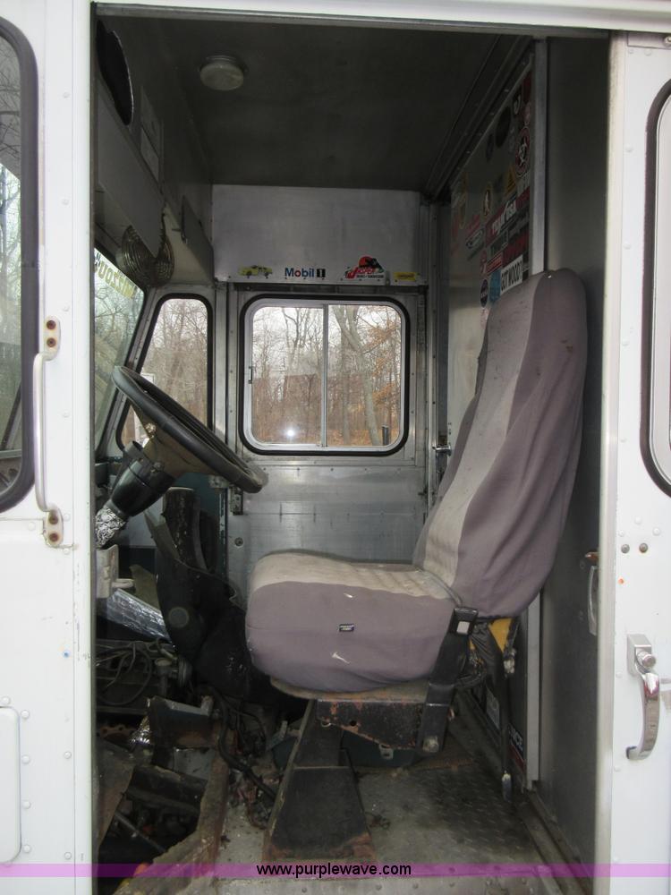 image for item AV9997 1988 Chevrolet delivery truck