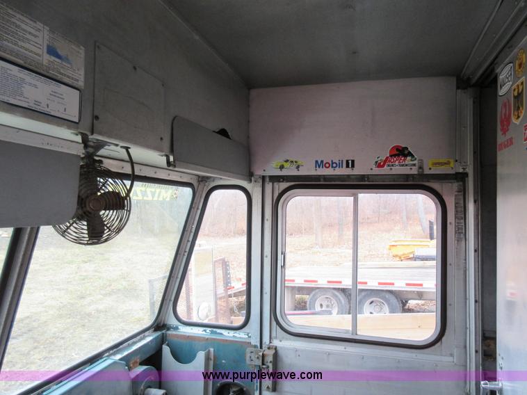 image for item AV9997 1988 Chevrolet delivery truck