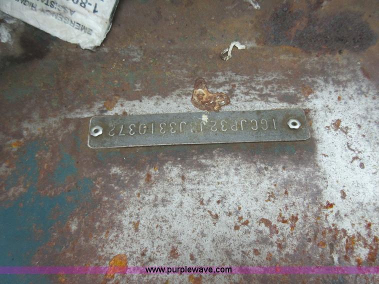 image for item AV9997 1988 Chevrolet delivery truck