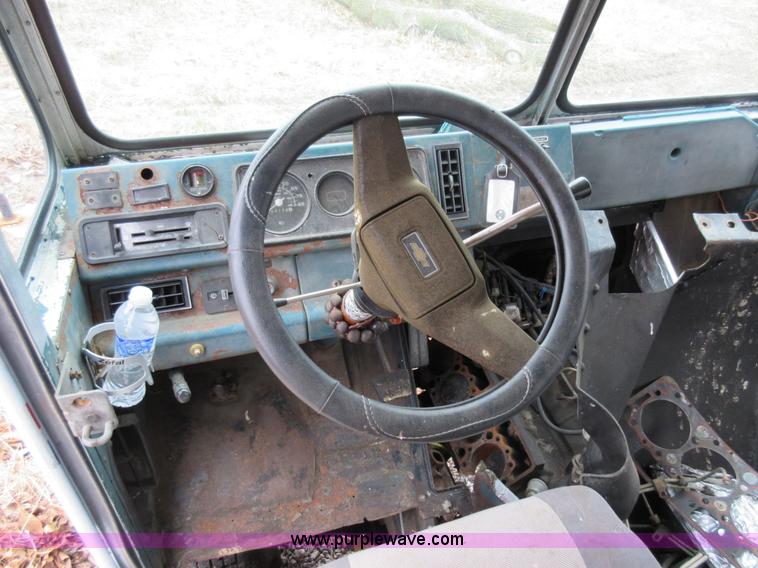 image for item AV9997 1988 Chevrolet delivery truck