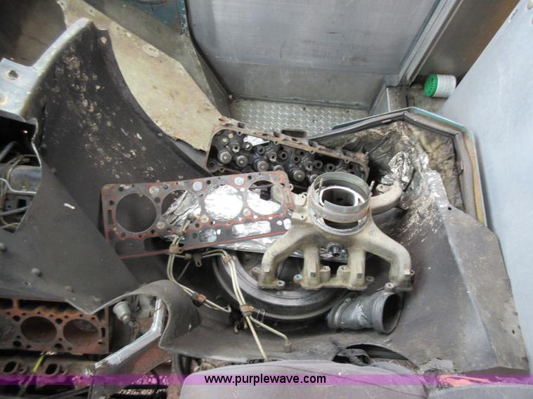 image for item AV9997 1988 Chevrolet delivery truck