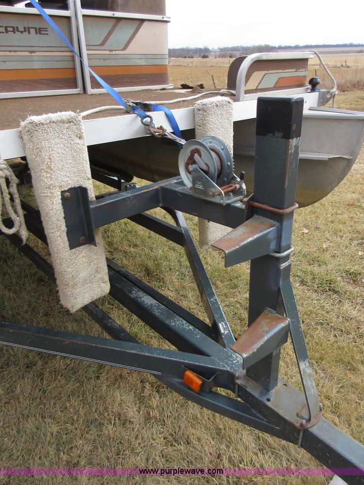 1999 Haul Rite pontoon boat trailer in Harrisonville, MO Item AW9094