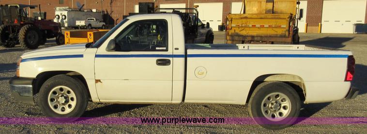 image for item AW9095 2005 Chevrolet Silverado 1500 pickup truck