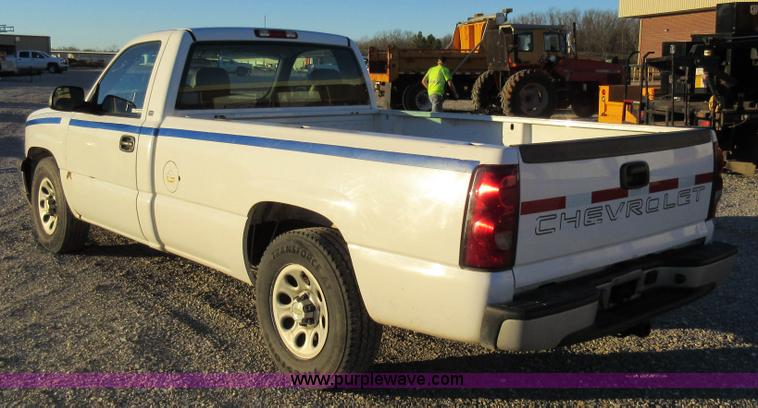 image for item AW9095 2005 Chevrolet Silverado 1500 pickup truck