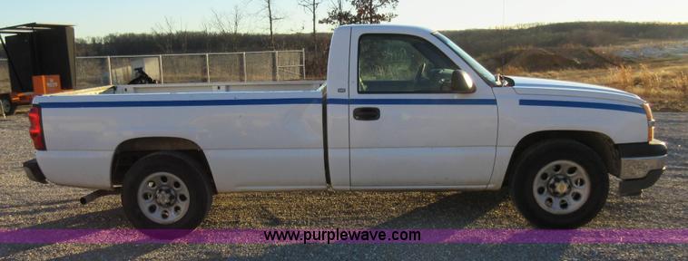 image for item AW9095 2005 Chevrolet Silverado 1500 pickup truck