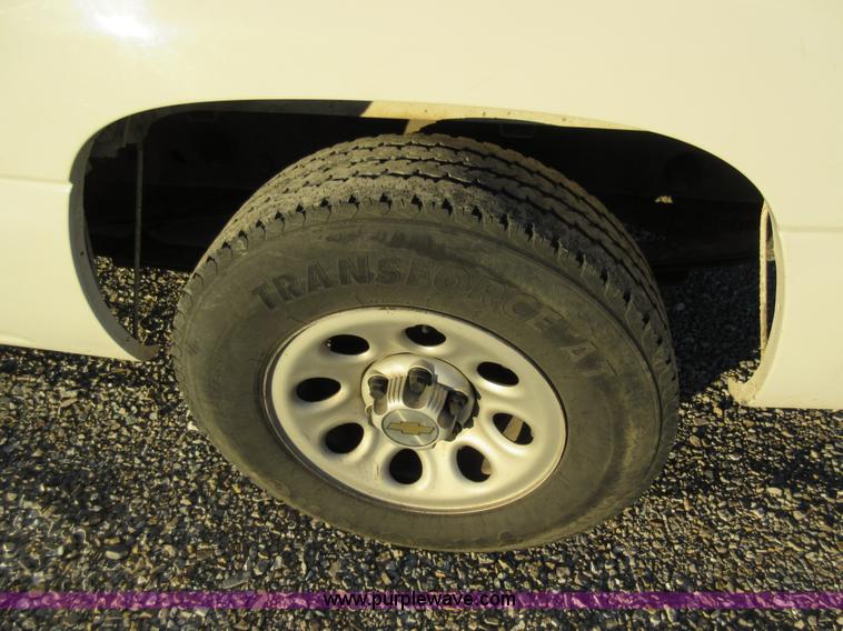 image for item AW9095 2005 Chevrolet Silverado 1500 pickup truck