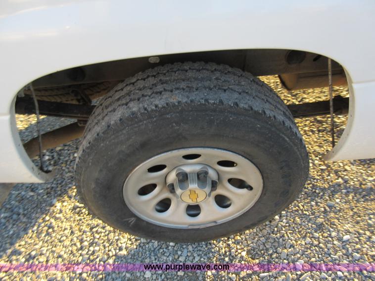 image for item AW9095 2005 Chevrolet Silverado 1500 pickup truck