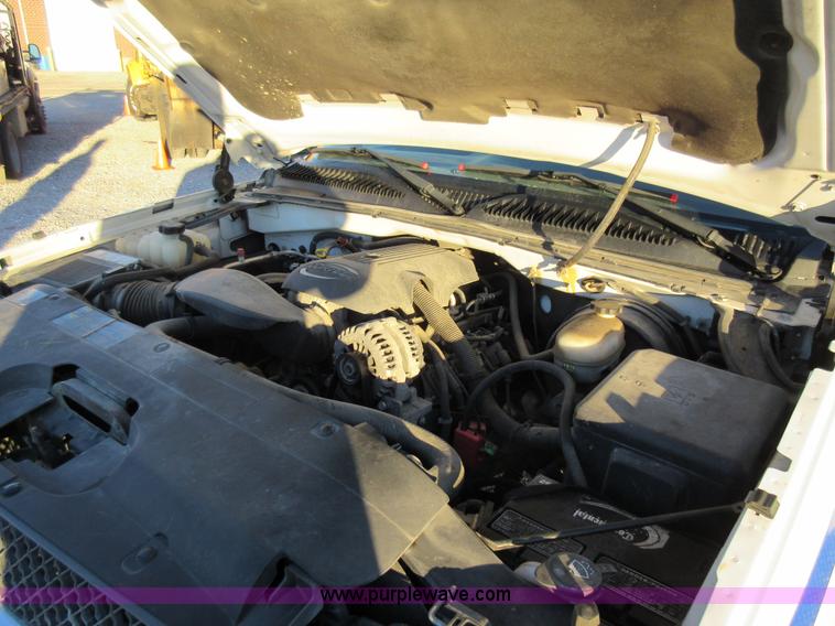 image for item AW9095 2005 Chevrolet Silverado 1500 pickup truck