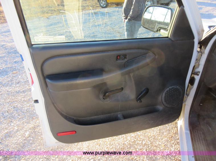 image for item AW9095 2005 Chevrolet Silverado 1500 pickup truck