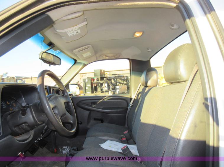 image for item AW9095 2005 Chevrolet Silverado 1500 pickup truck