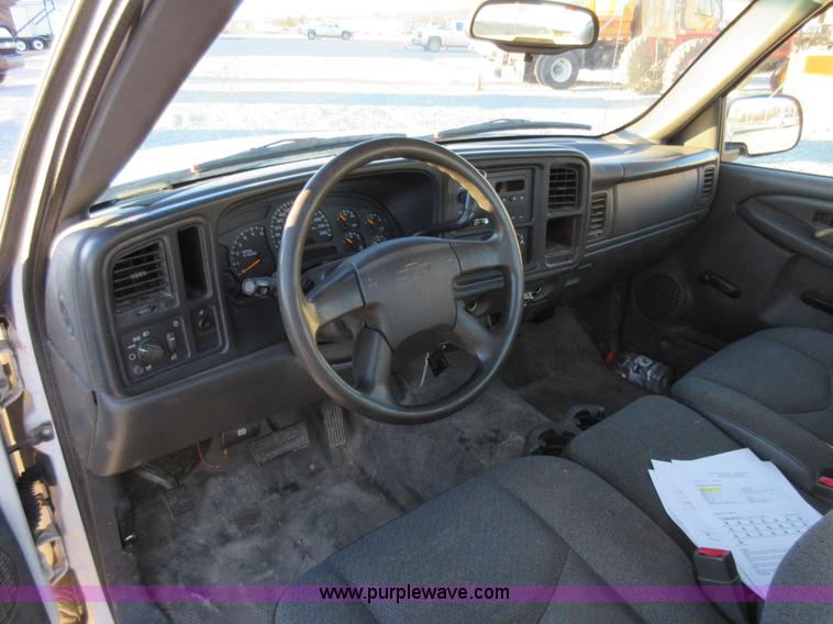 image for item AW9095 2005 Chevrolet Silverado 1500 pickup truck