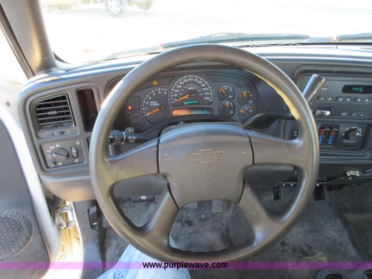 image for item AW9095 2005 Chevrolet Silverado 1500 pickup truck