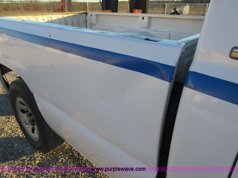 image for item AW9095 2005 Chevrolet Silverado 1500 pickup truck