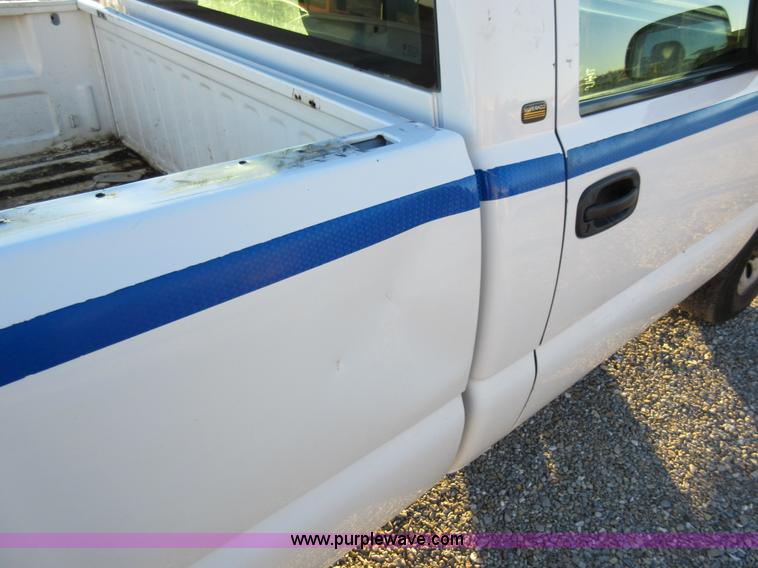 image for item AW9095 2005 Chevrolet Silverado 1500 pickup truck