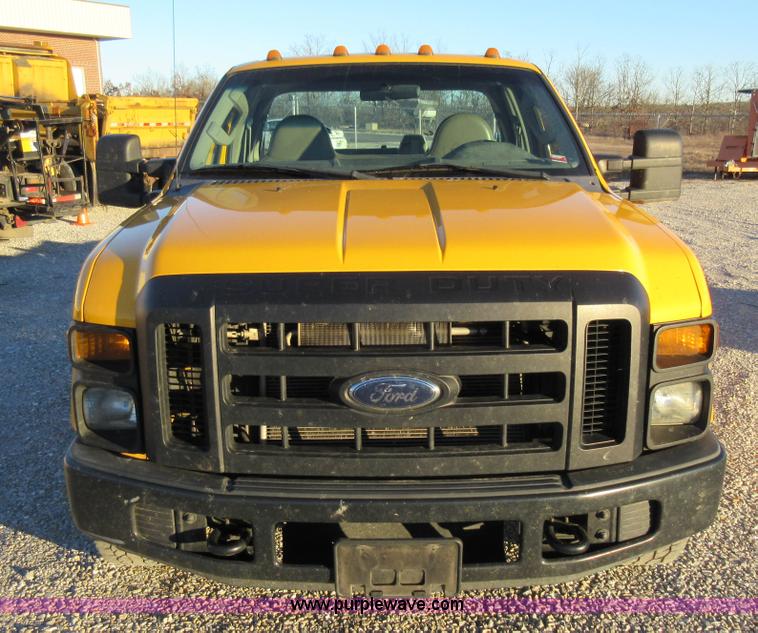 image for item AW9096 2008 Ford F350 SuperCab cab and chassis
