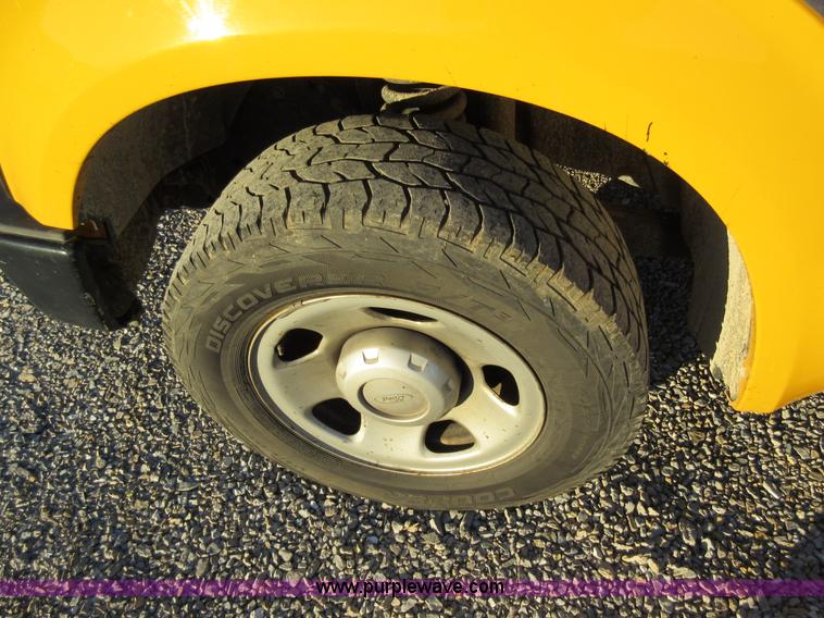 image for item AW9096 2008 Ford F350 SuperCab cab and chassis