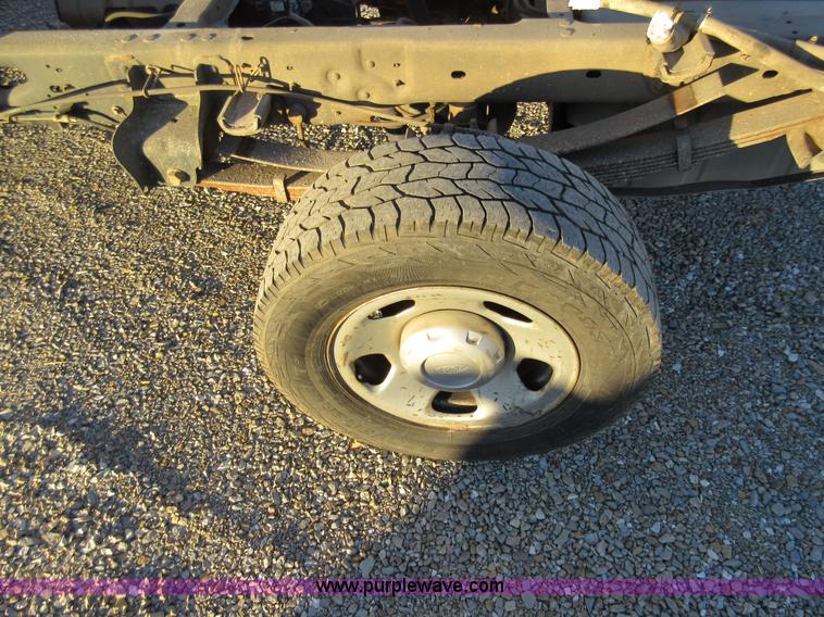 image for item AW9096 2008 Ford F350 SuperCab cab and chassis