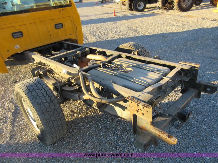 image for item AW9096 2008 Ford F350 SuperCab cab and chassis