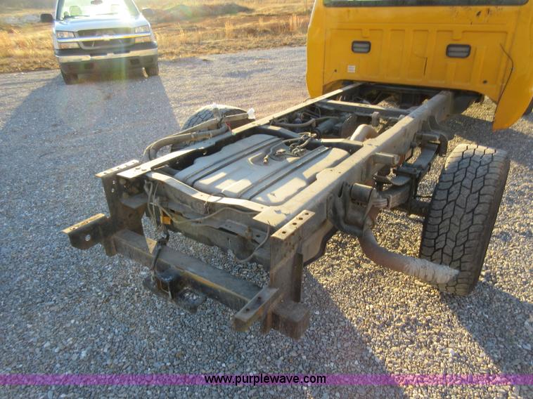 image for item AW9096 2008 Ford F350 SuperCab cab and chassis