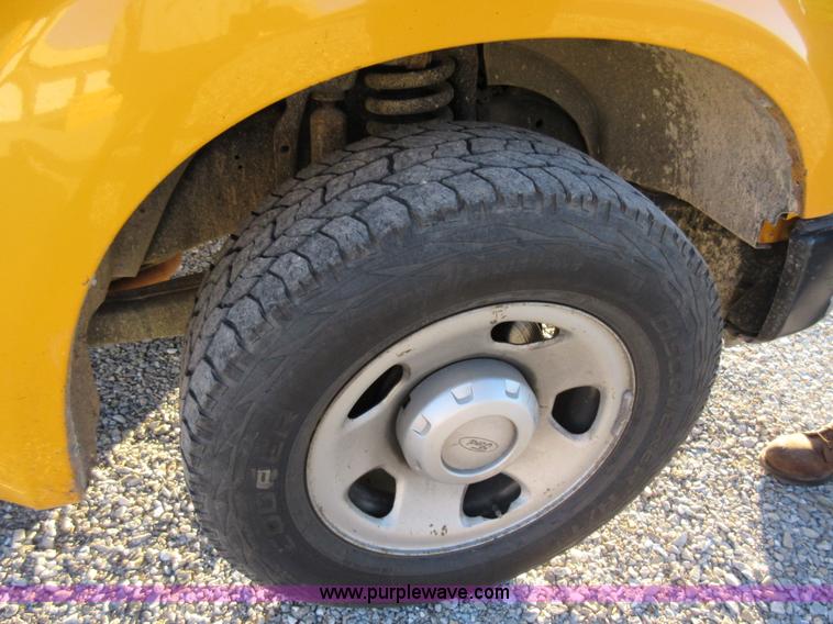 image for item AW9096 2008 Ford F350 SuperCab cab and chassis