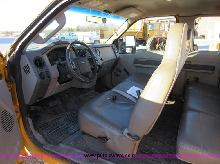 image for item AW9096 2008 Ford F350 SuperCab cab and chassis