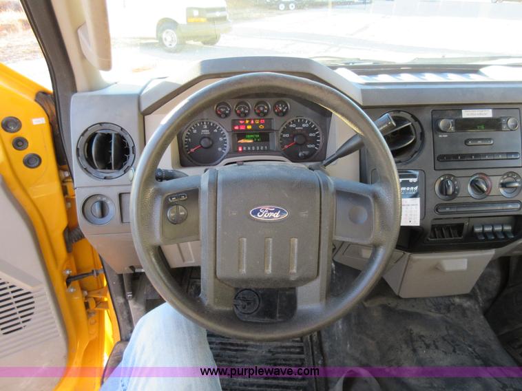 image for item AW9096 2008 Ford F350 SuperCab cab and chassis