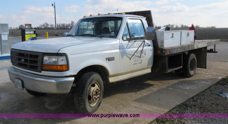 image for item AW9097 1997 Ford F350 XL flatbed truck