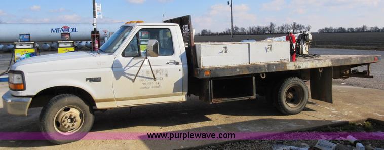 image for item AW9097 1997 Ford F350 XL flatbed truck