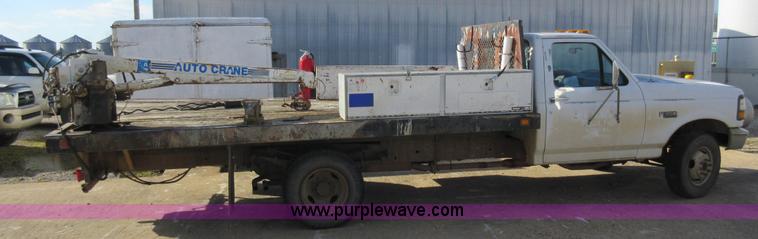 image for item AW9097 1997 Ford F350 XL flatbed truck