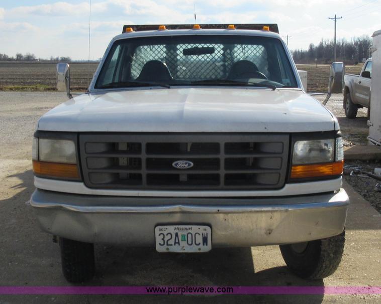 image for item AW9097 1997 Ford F350 XL flatbed truck