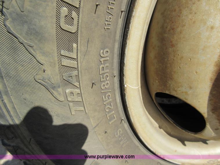 image for item AW9097 1997 Ford F350 XL flatbed truck