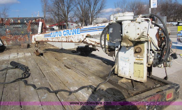 image for item AW9097 1997 Ford F350 XL flatbed truck