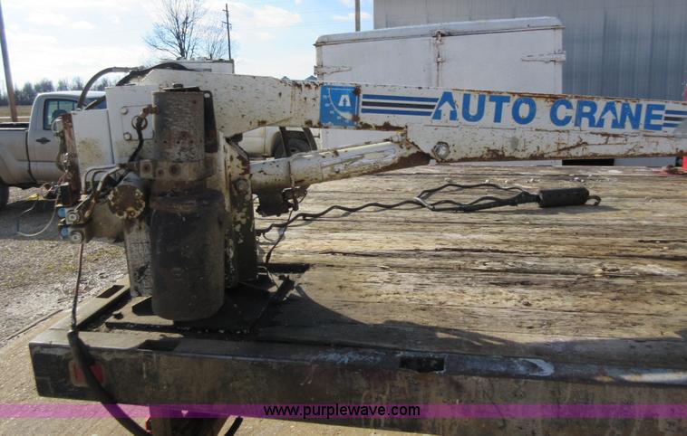 image for item AW9097 1997 Ford F350 XL flatbed truck