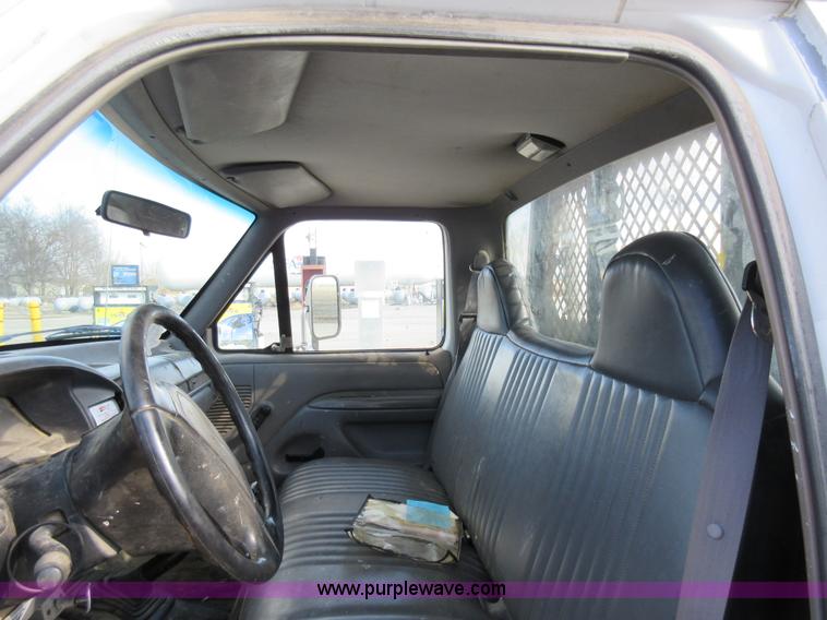 image for item AW9097 1997 Ford F350 XL flatbed truck