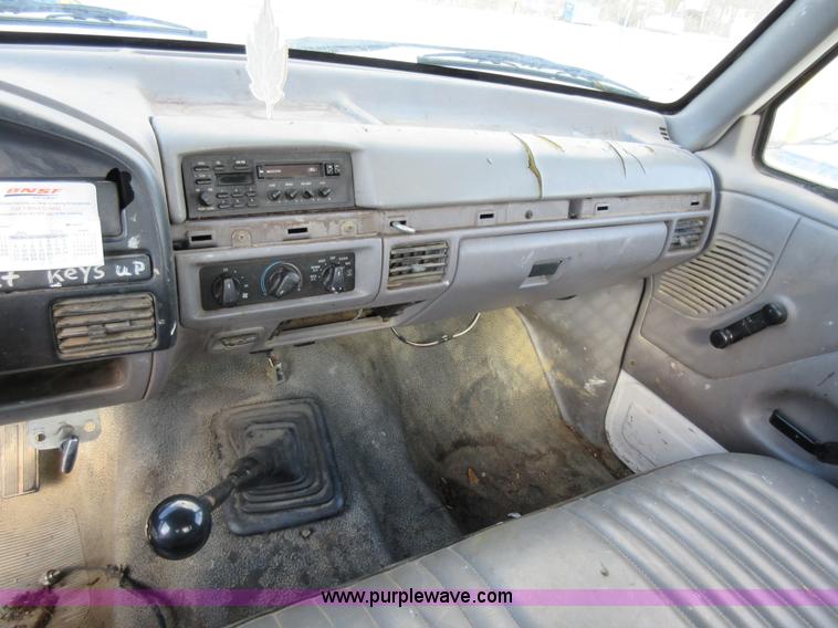 image for item AW9097 1997 Ford F350 XL flatbed truck