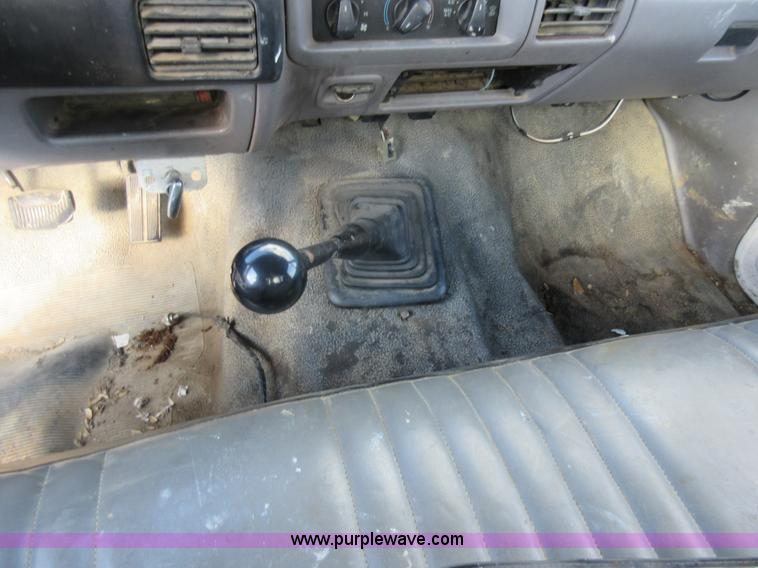 image for item AW9097 1997 Ford F350 XL flatbed truck