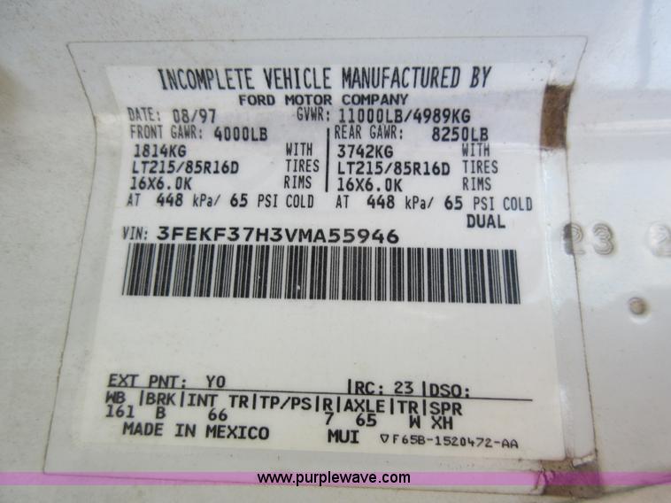 image for item AW9097 1997 Ford F350 XL flatbed truck