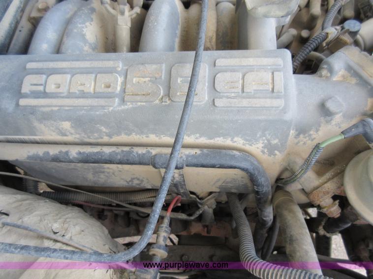 image for item AW9097 1997 Ford F350 XL flatbed truck