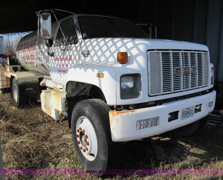 image for item AW9098 1994 GMC TopKick propane delivery truck
