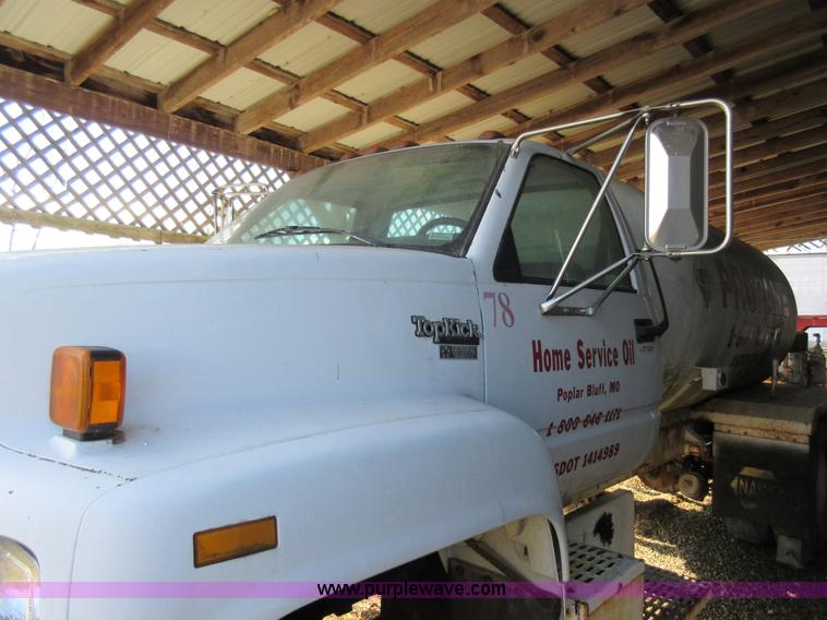 image for item AW9098 1994 GMC TopKick propane delivery truck