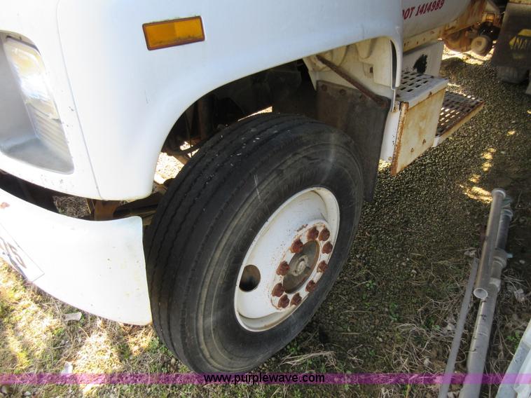 image for item AW9098 1994 GMC TopKick propane delivery truck