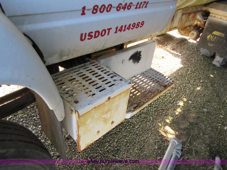 image for item AW9098 1994 GMC TopKick propane delivery truck