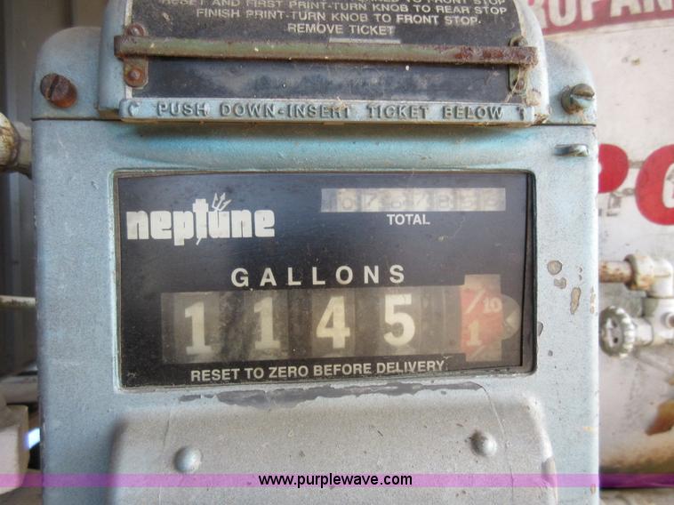 image for item AW9098 1994 GMC TopKick propane delivery truck