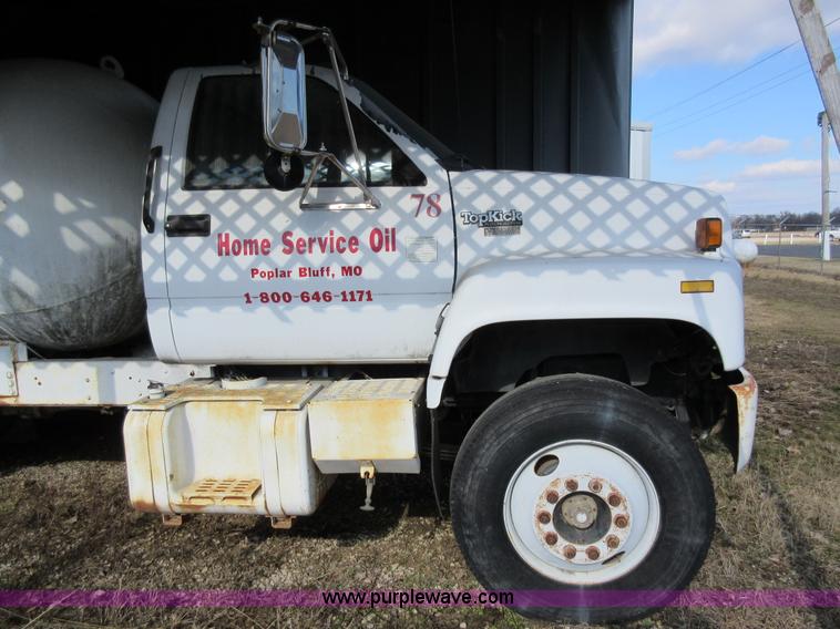 image for item AW9098 1994 GMC TopKick propane delivery truck