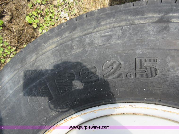 image for item AW9098 1994 GMC TopKick propane delivery truck