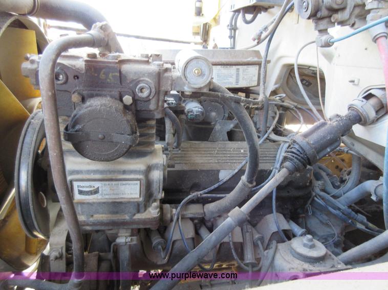 image for item AW9098 1994 GMC TopKick propane delivery truck