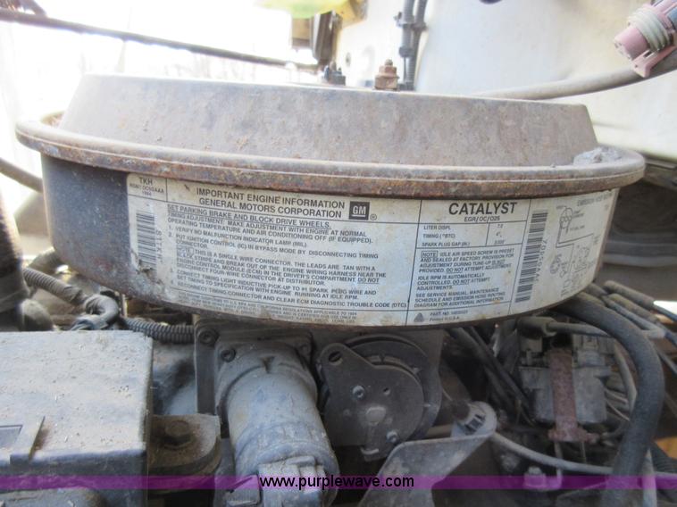 image for item AW9098 1994 GMC TopKick propane delivery truck