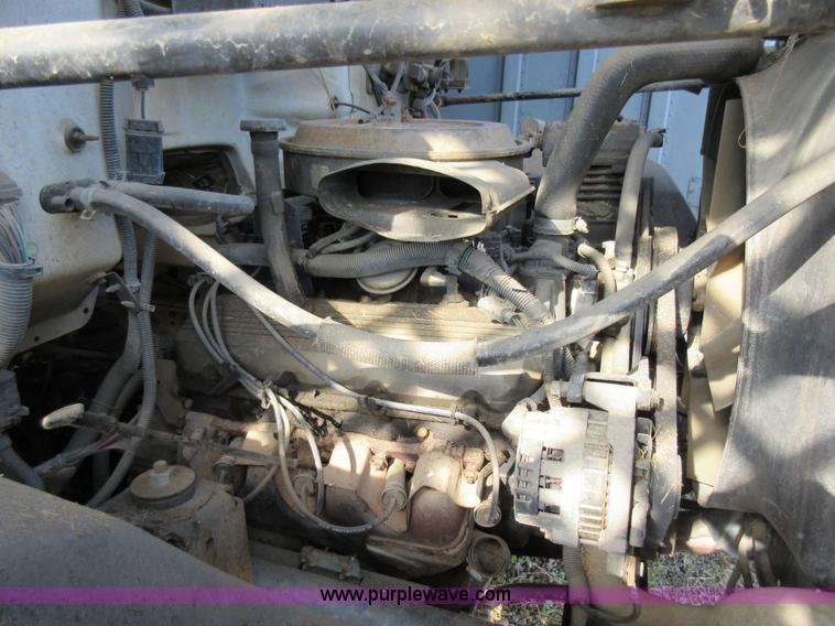 image for item AW9098 1994 GMC TopKick propane delivery truck